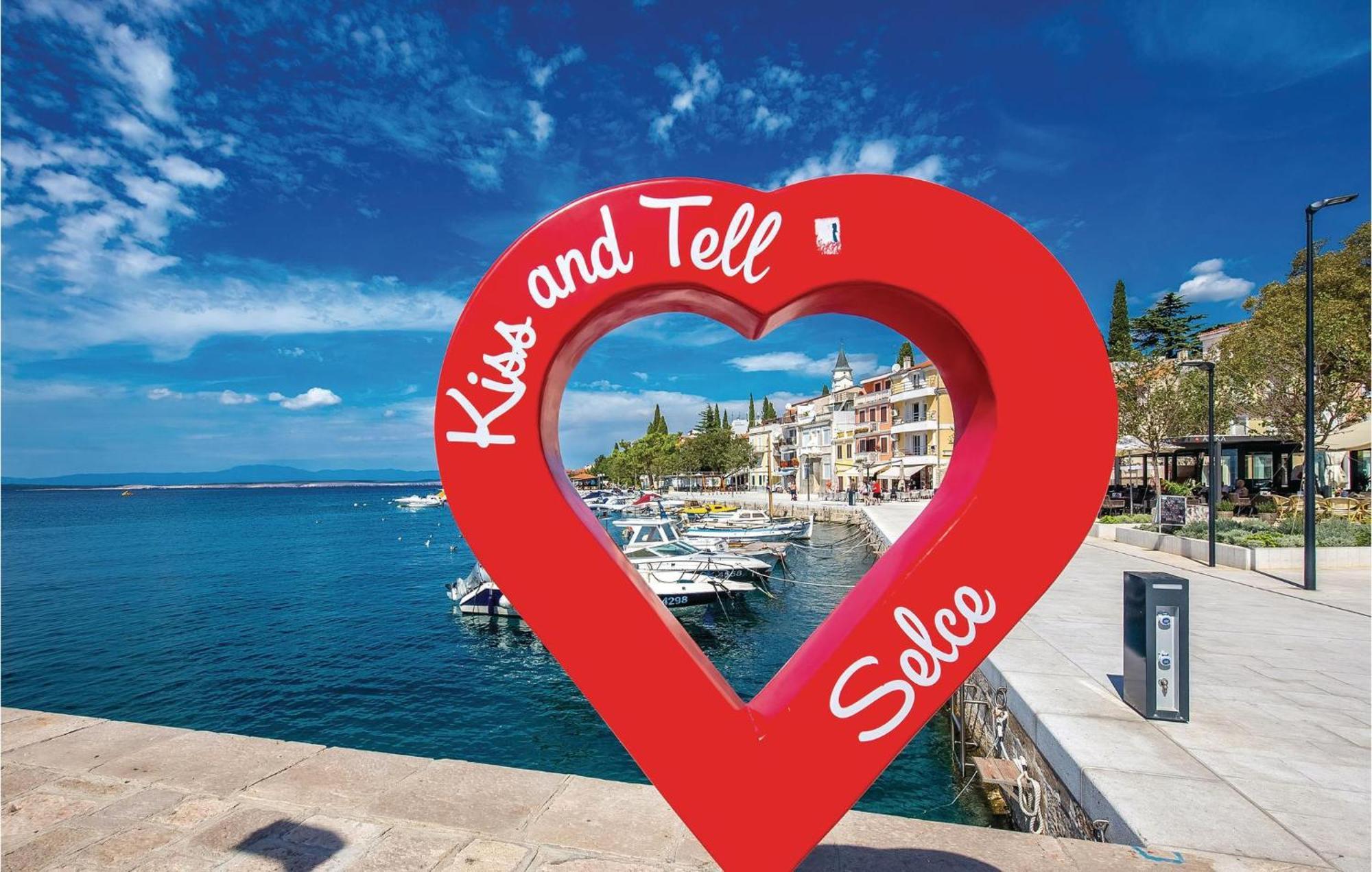 Lovely Apartment In Selce With House Sea View Εξωτερικό φωτογραφία